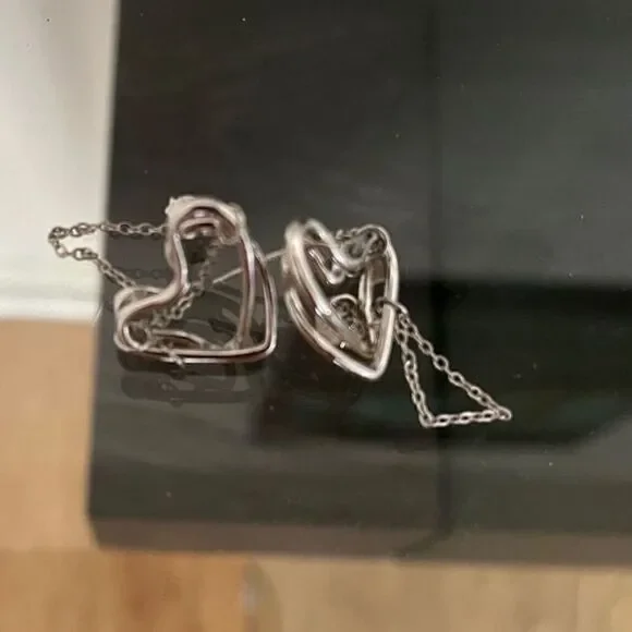 The Chain My Heart earrings with chain attached posts in 925 silver. - Picture 3 of 5